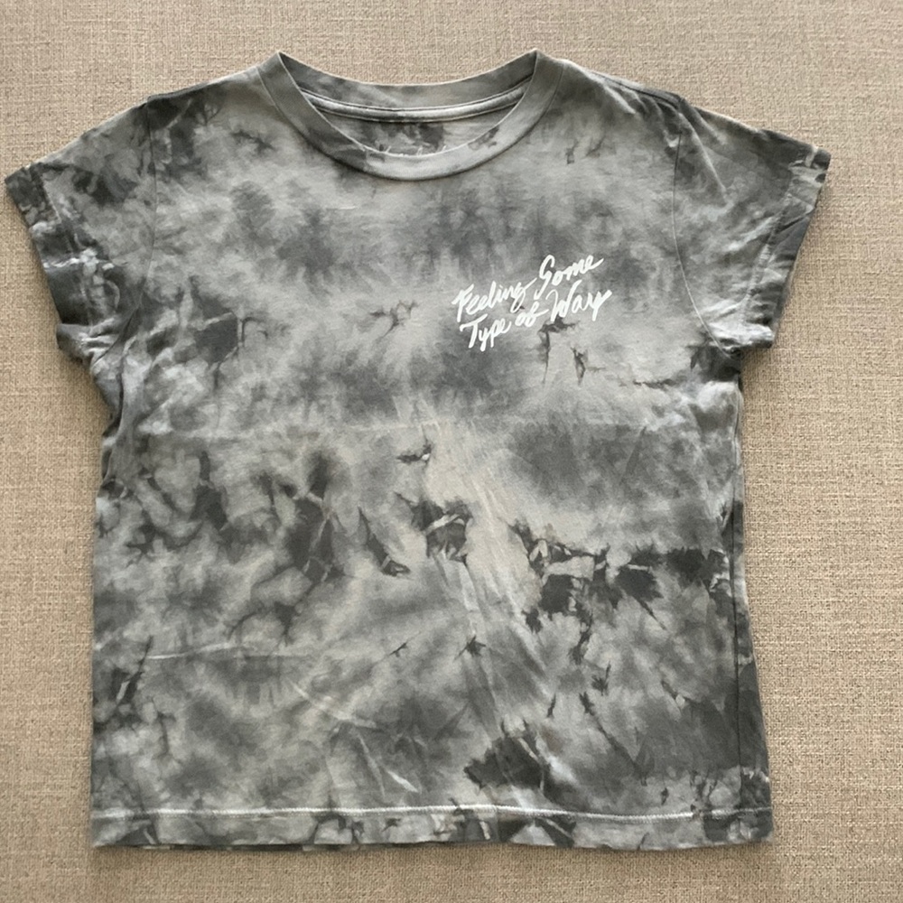 Grey tie-dye crop shirt size medium